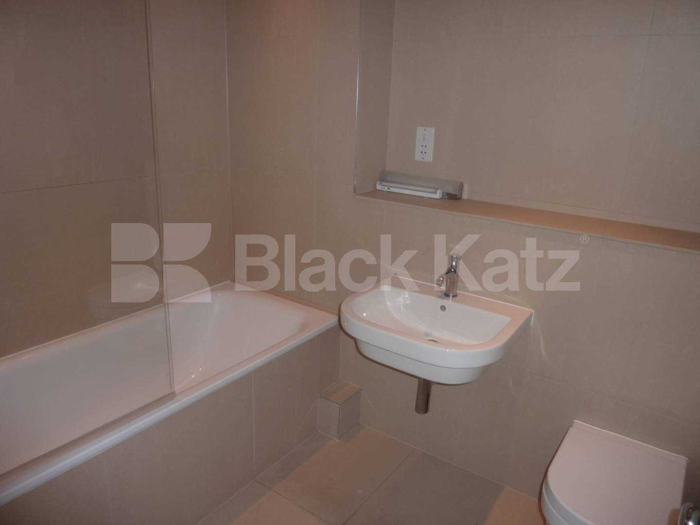 			FANTASTIC 4 BED IN WC1!, 4 Bedroom, 1 bath, 1 reception Flat			 Swinton Street , KINGS CROSS